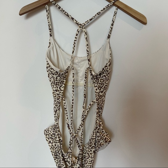 One-piece Swimsuit leopard print size M touché balneaire - Picture 2 of 11